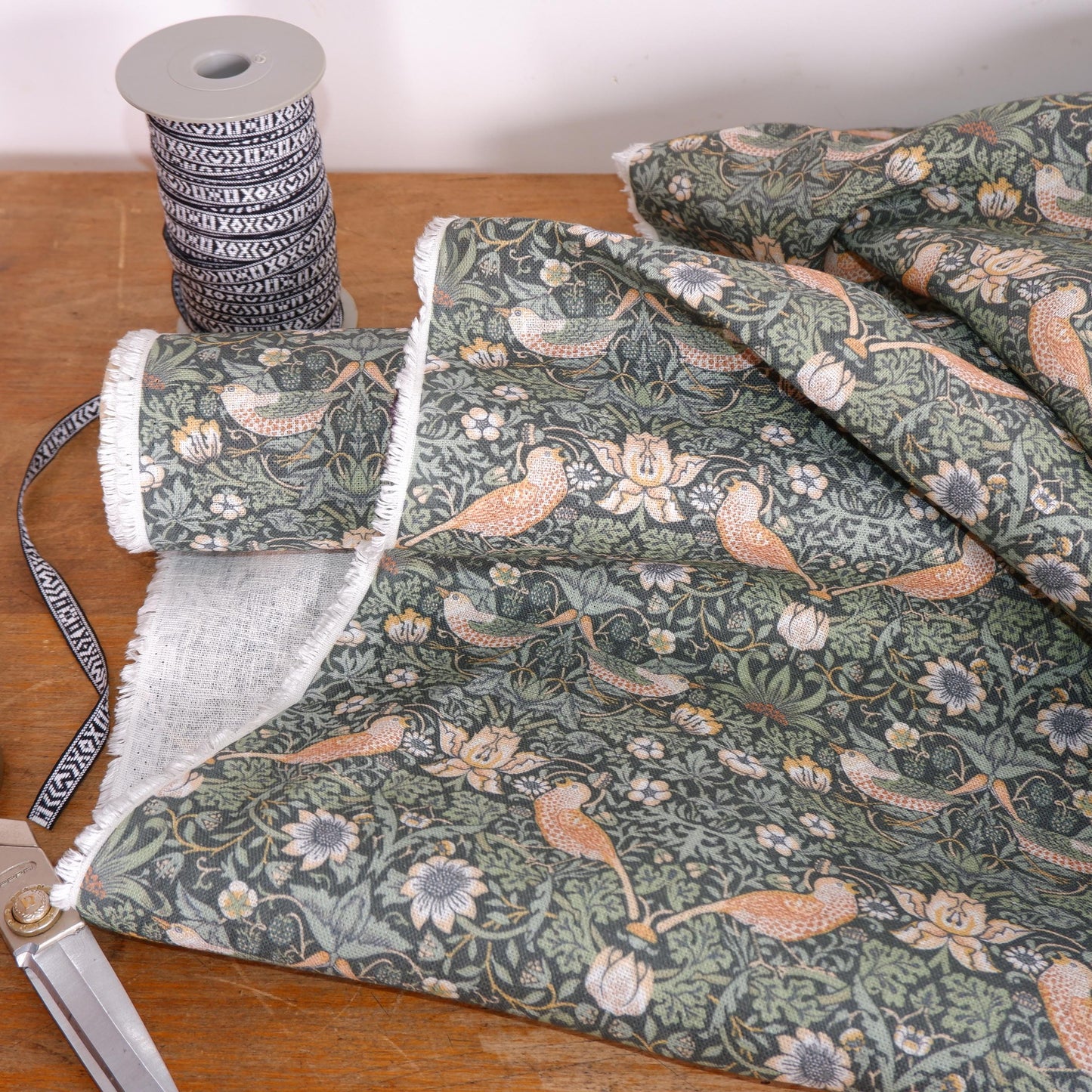 William Morris Strawberry thief 100% LINEN Art and Crafts Fabric , William Morris 200gsm flax linen fabric Strawberry Willow