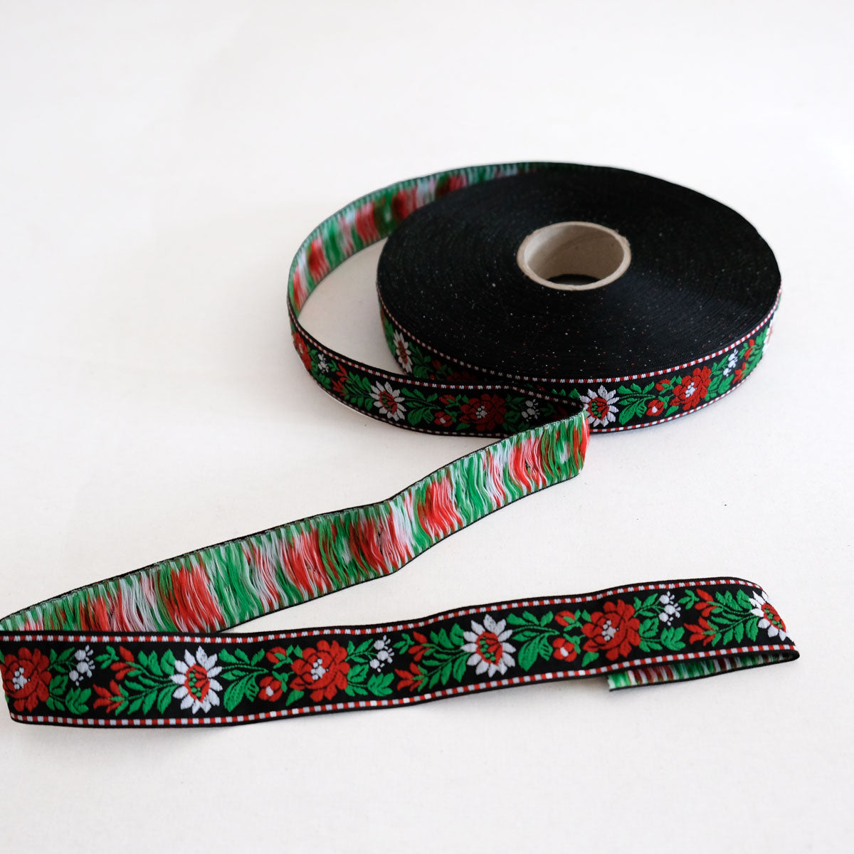 Avens Black - Floral ribbon 25mm - 1424S