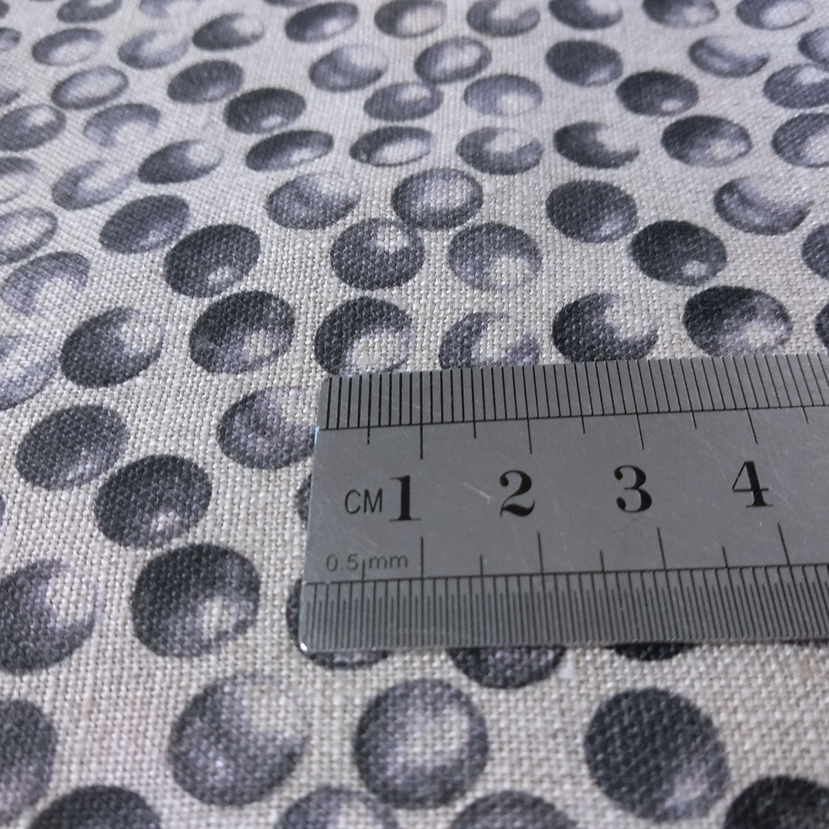 Polka dot print on natural - 295P