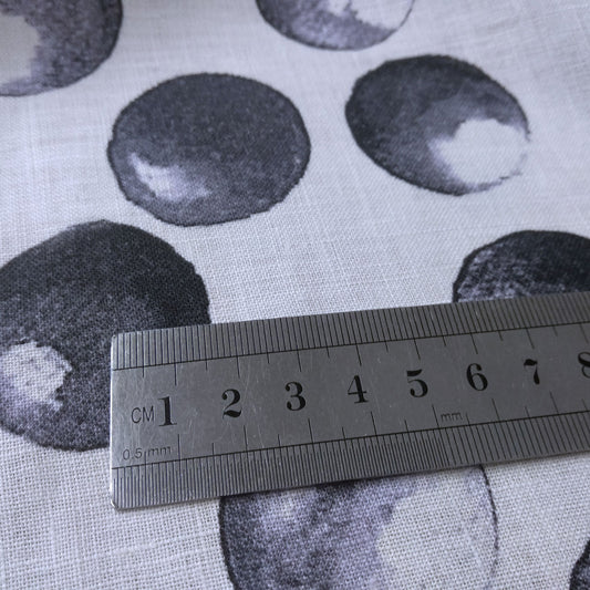Large polka dot print on white - linen fabric - 058P