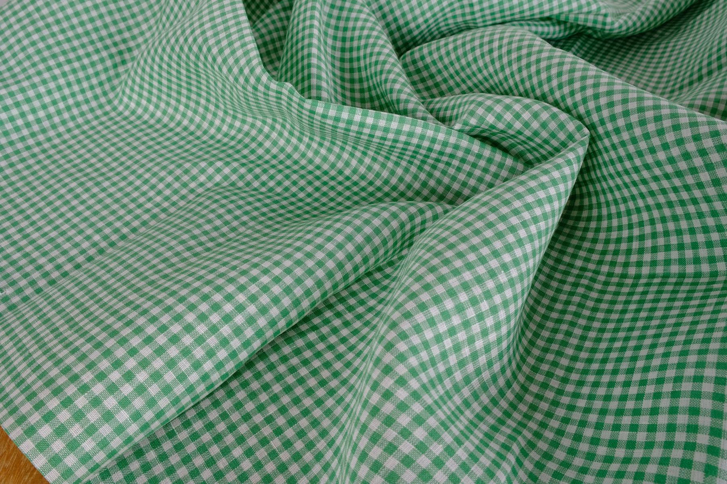 Green white checked - linen fabric - 160gsm - 822M
