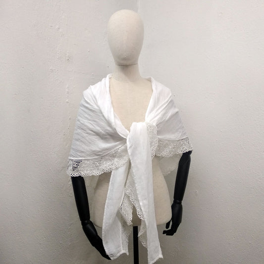 White - Lace shawl - Triangle