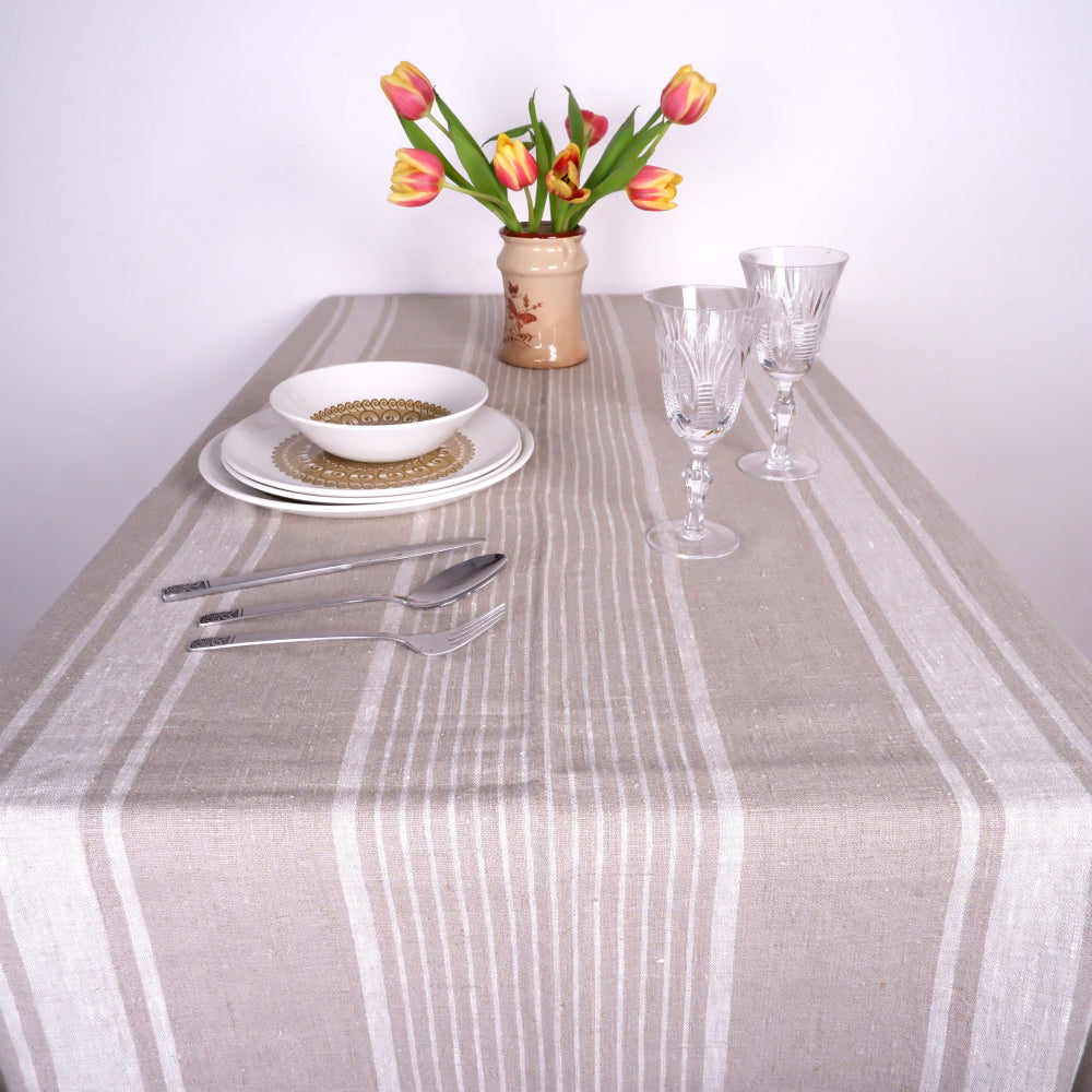 Village green - linen tablecloth