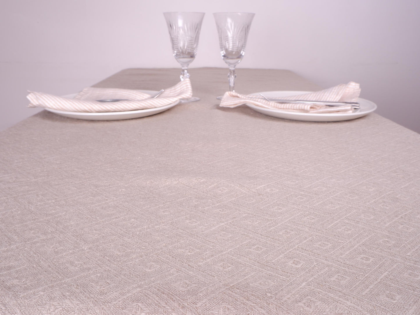 Natur - rhomb - linen tablecloth in jacquard weaving