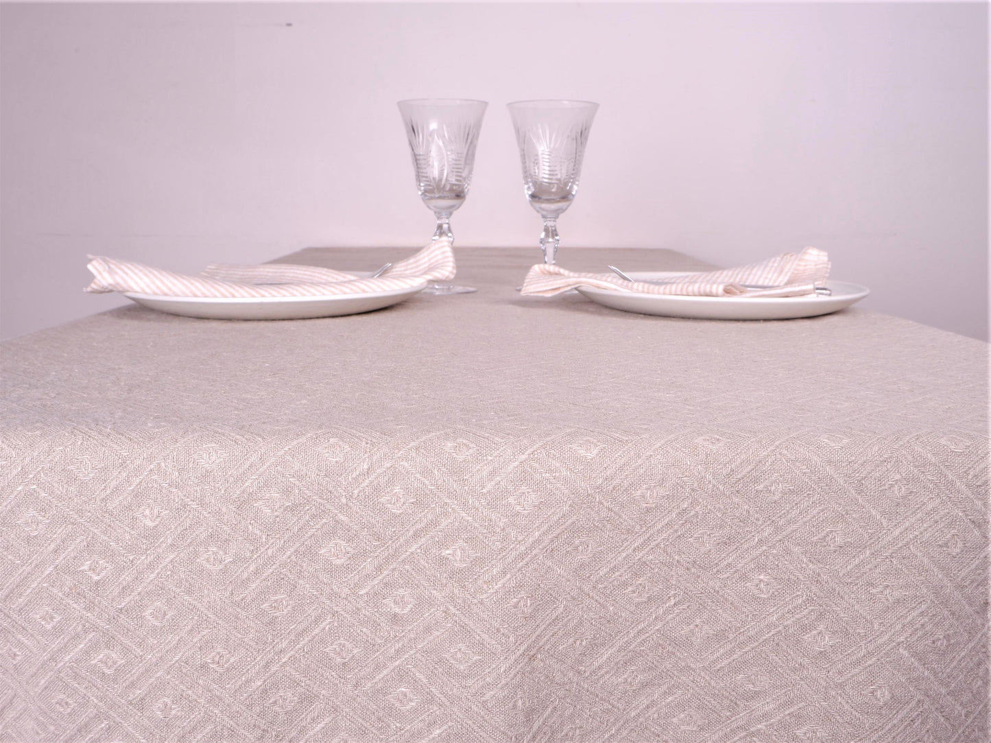 Natur - rhomb - linen tablecloth in jacquard weaving