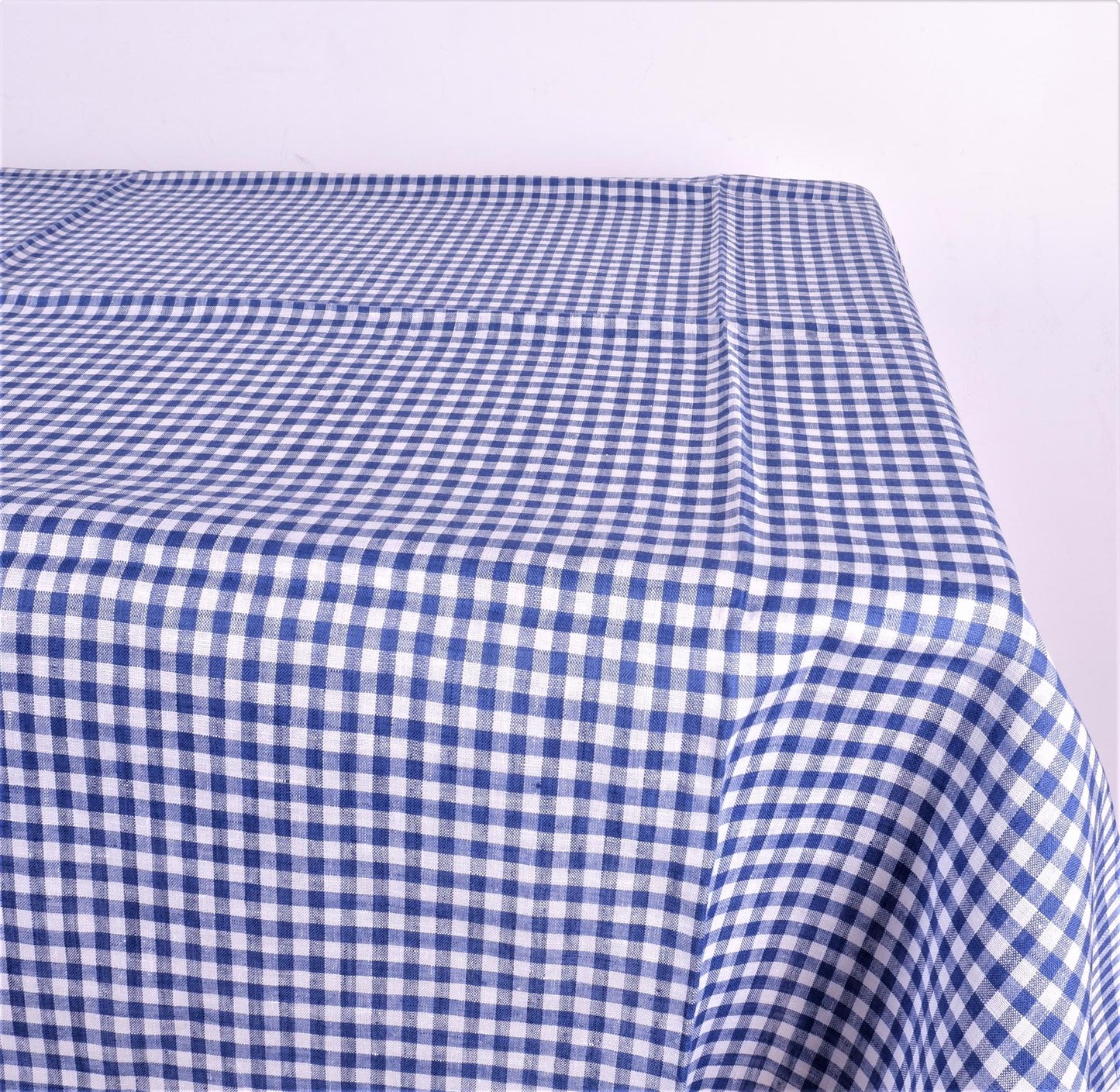Linen tablecloth in blue - white checks