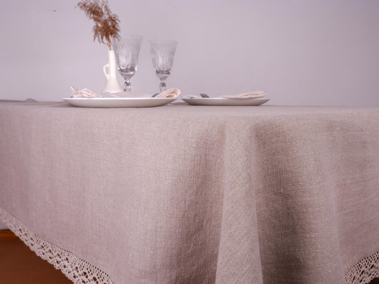 Natur linen tablecloth with lace edges