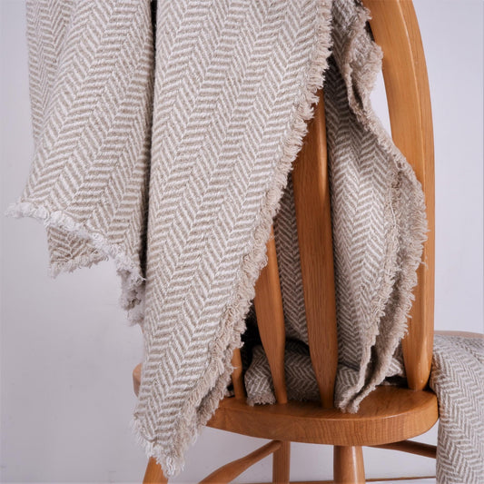 Natur and white linen blanket - in herringbone weaving