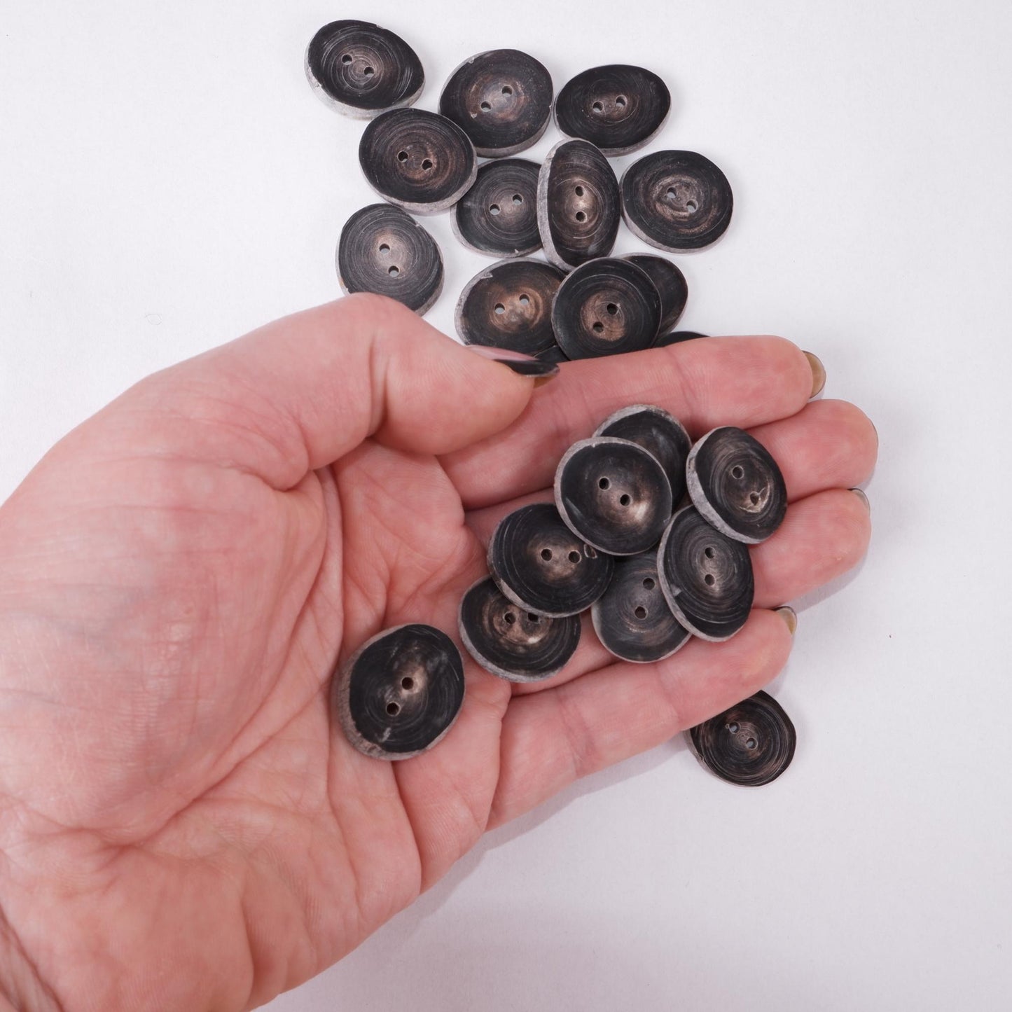 Horn buttons - oval  - 20-25mm-  2 holes