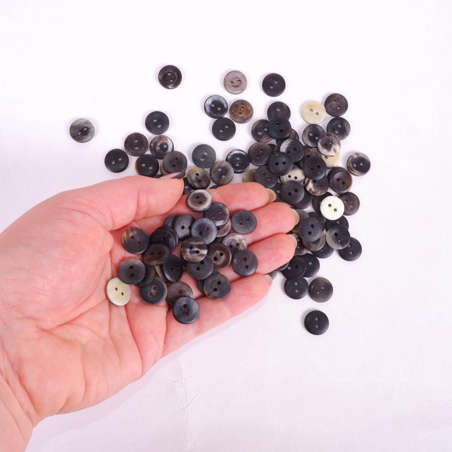 Horn buttons - size 13 mm - 2 holes