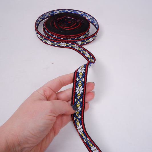 White Flower - Folk art trim - 20mm