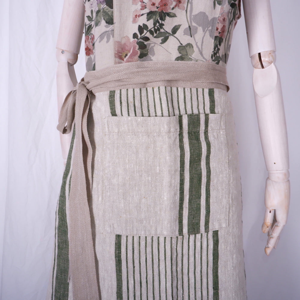Village green - Cafe apron