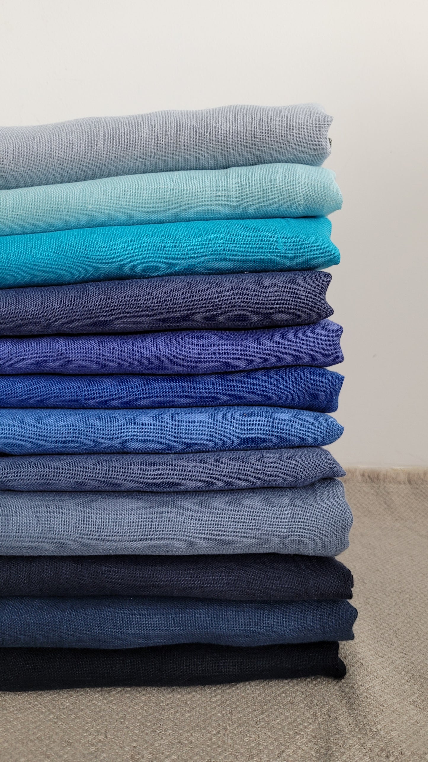 Shades of blue - Sheer linen fabric