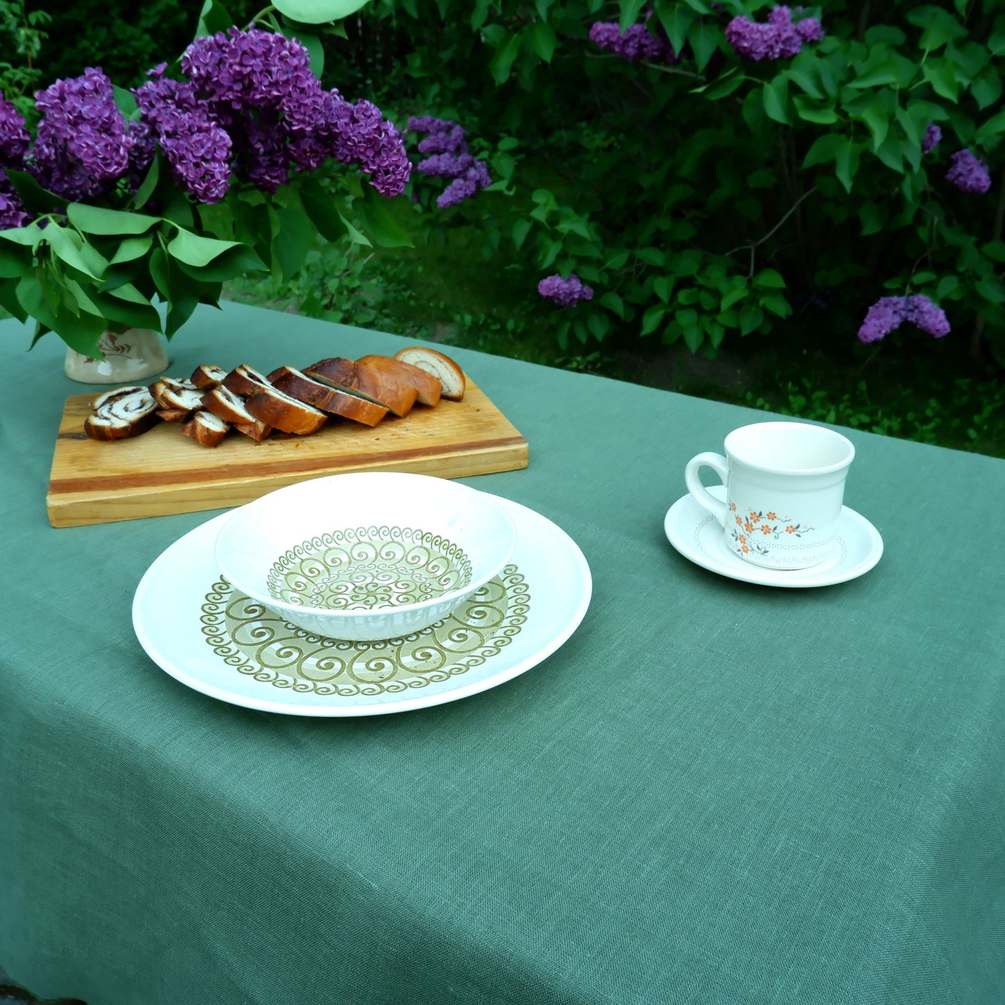 Linen tablecloth - forest green