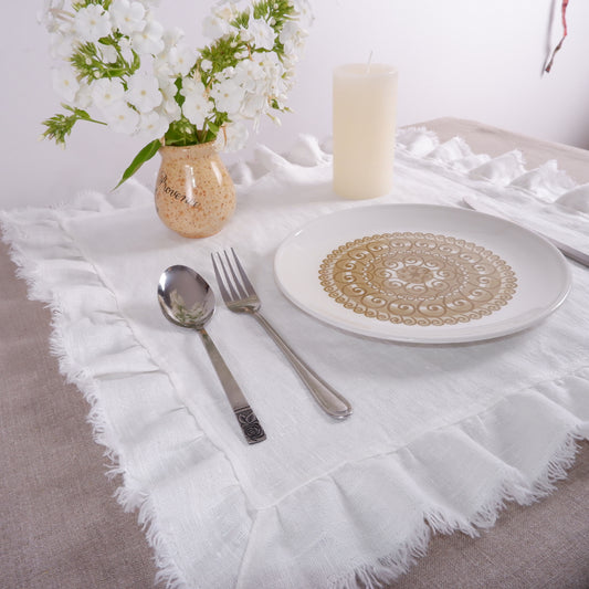 Ruffled offwhite linen napkin