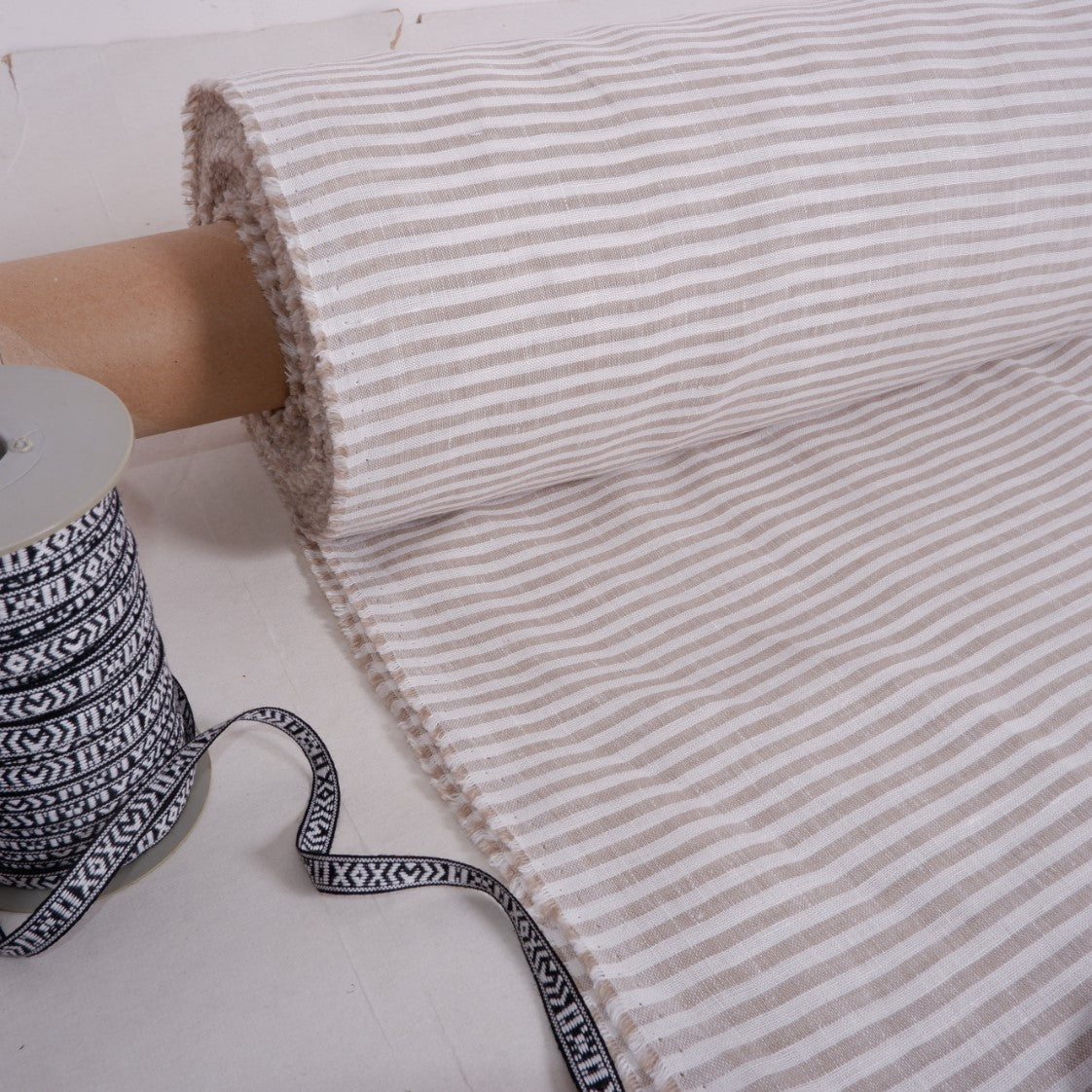 255 cm WIDE - White natur stripes - linen fabric - T026M
