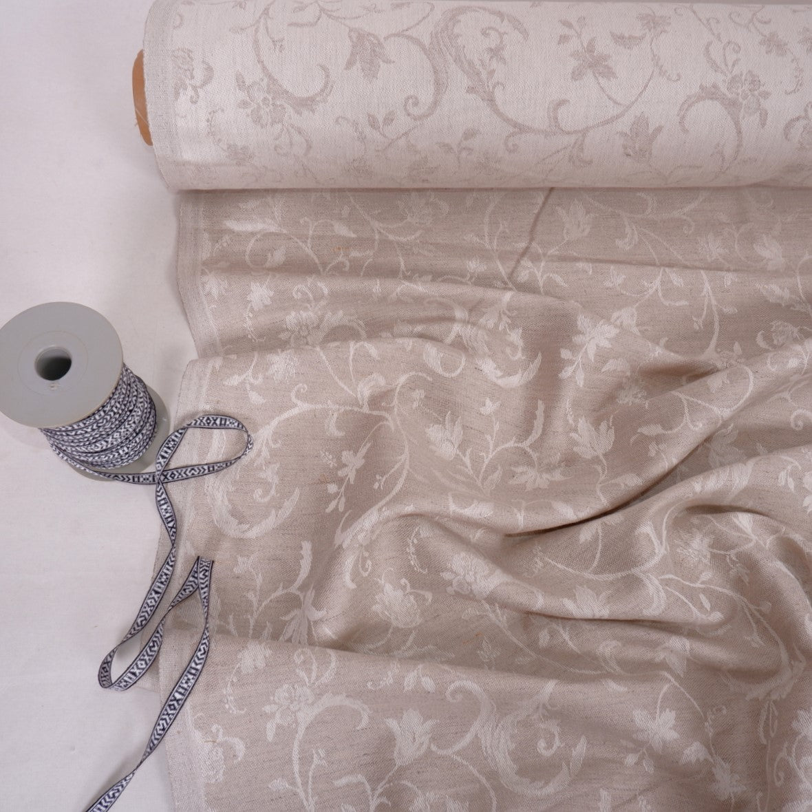 Jacquard - Natural Floral - linen fabric - T029M