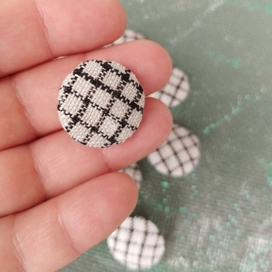 Linen Buttons in notebook linen