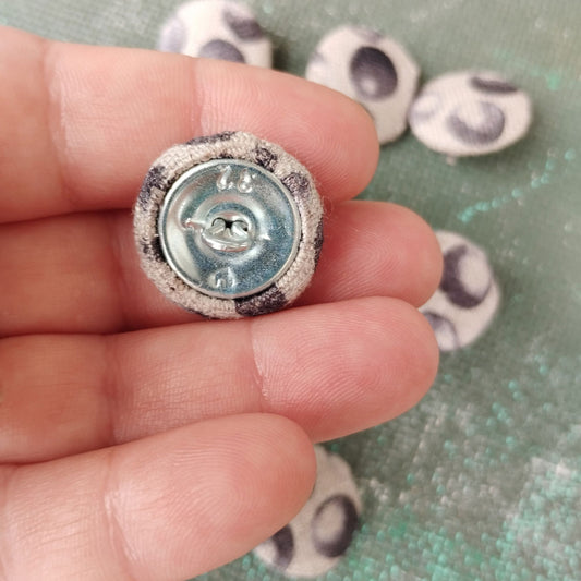 Linen Buttons in polka dot linen 295P