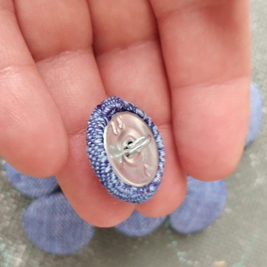 Linen Buttons in Chambre blue 588M
