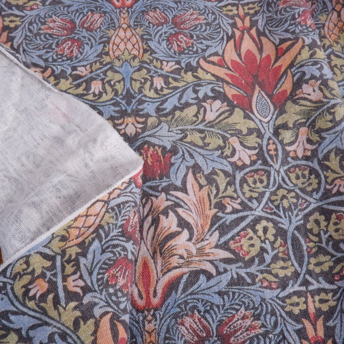 William Morris - Colourful - Printed linen fabric