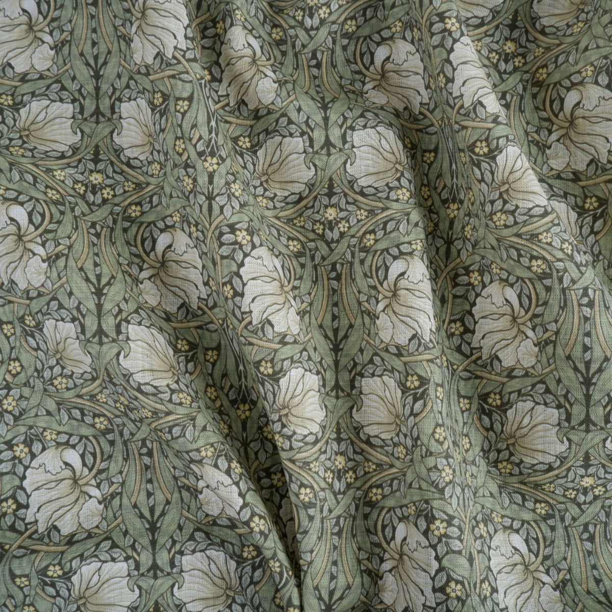William Morris - Pimpernel green small - printed linen fabric - WM201A