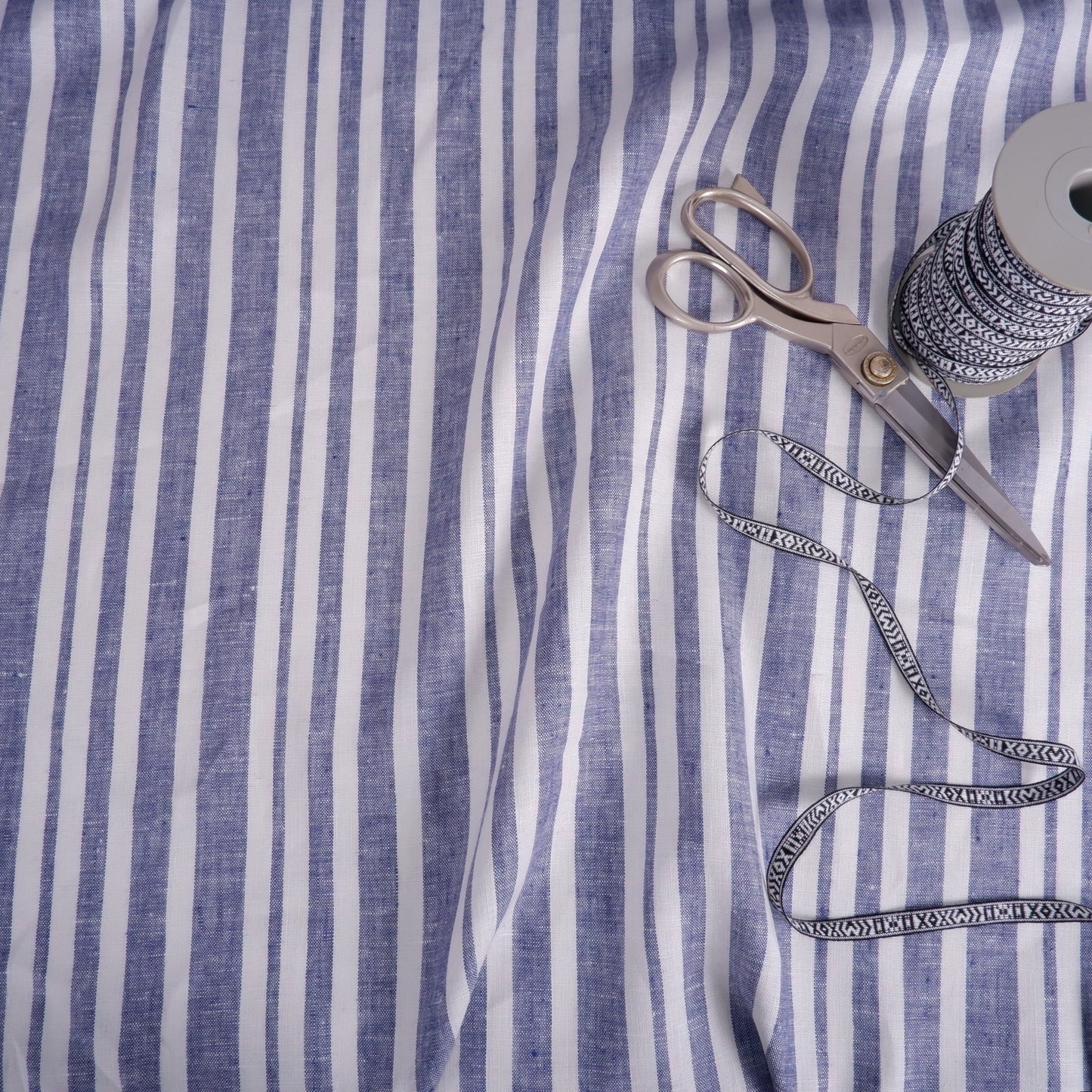 100% blue and white stripes in linen fabric - Medium weight - nautical fabric for clothing, curtains, home textile, home decor craft project