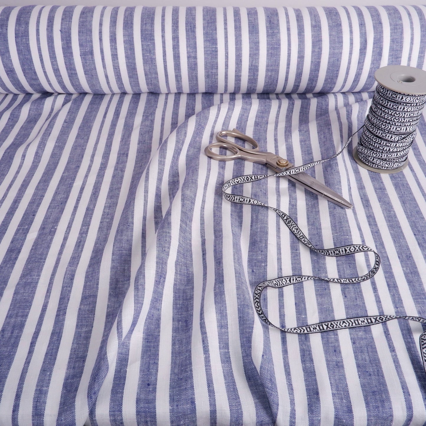 100% blue and white stripes in linen fabric - Medium weight - nautical fabric for clothing, curtains, home textile, home decor craft project