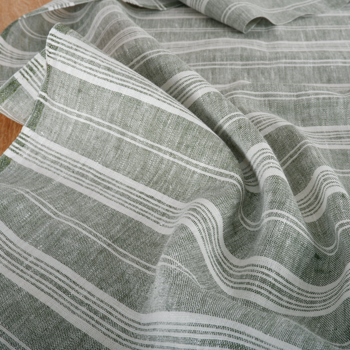 Green COTTAGE stripes - heavy linen fabric - T310