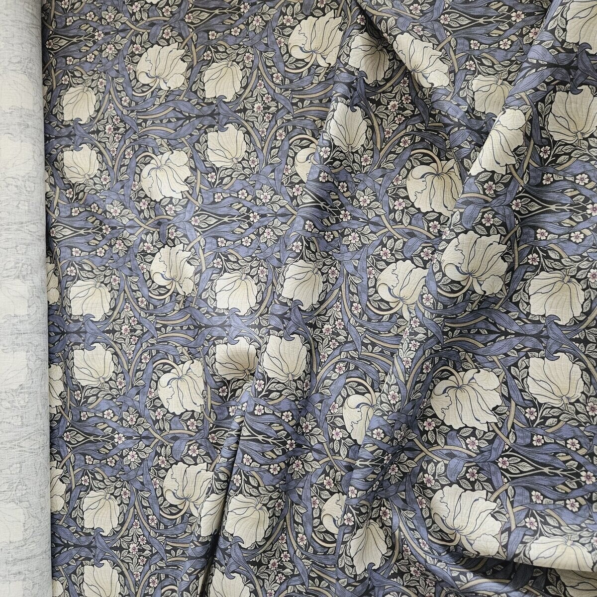 William morris Pimpernel 100% LINEN Art and Crafts Fabric, William Morris 200gsm flax linen fabric Strawberry Willow 203