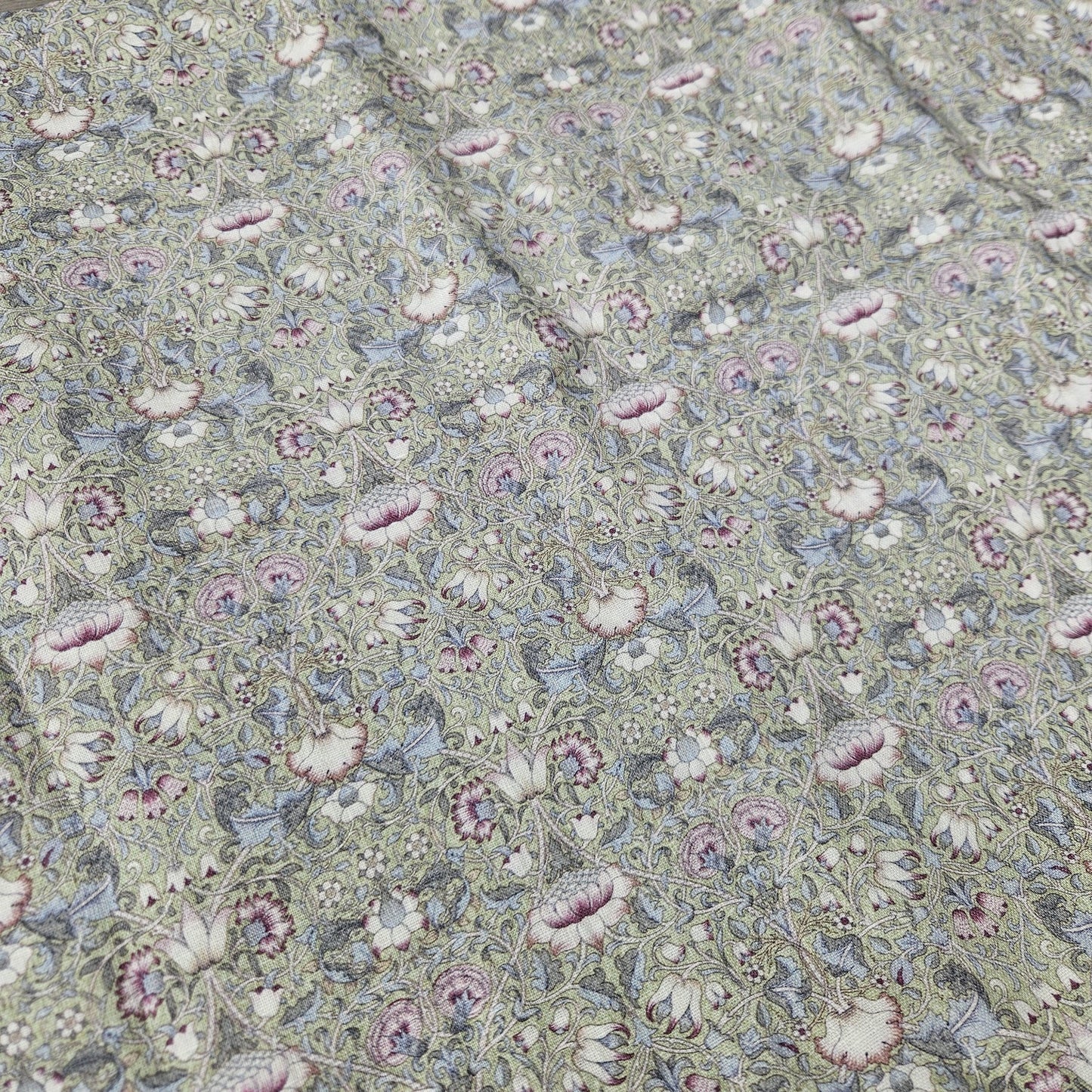 William Morris Loddon grey green print on 100% LINEN - Victorian Art crafts linen Fabric - botanical Historical upholstery home textile 2552