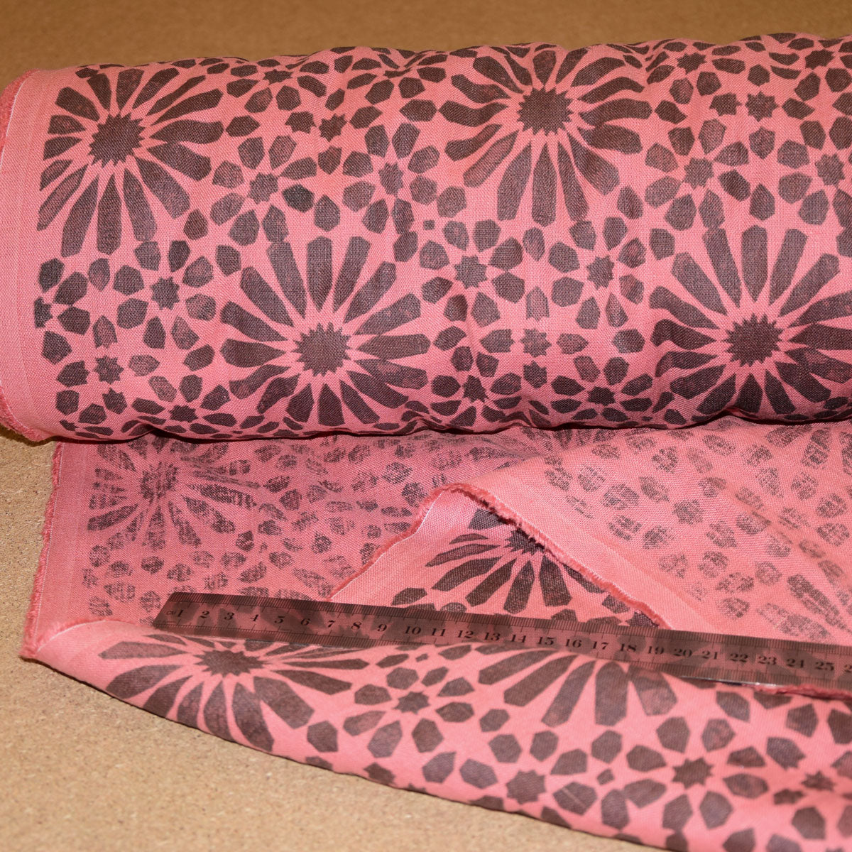 Floral on salmon pink - printed linen fabric - 591P