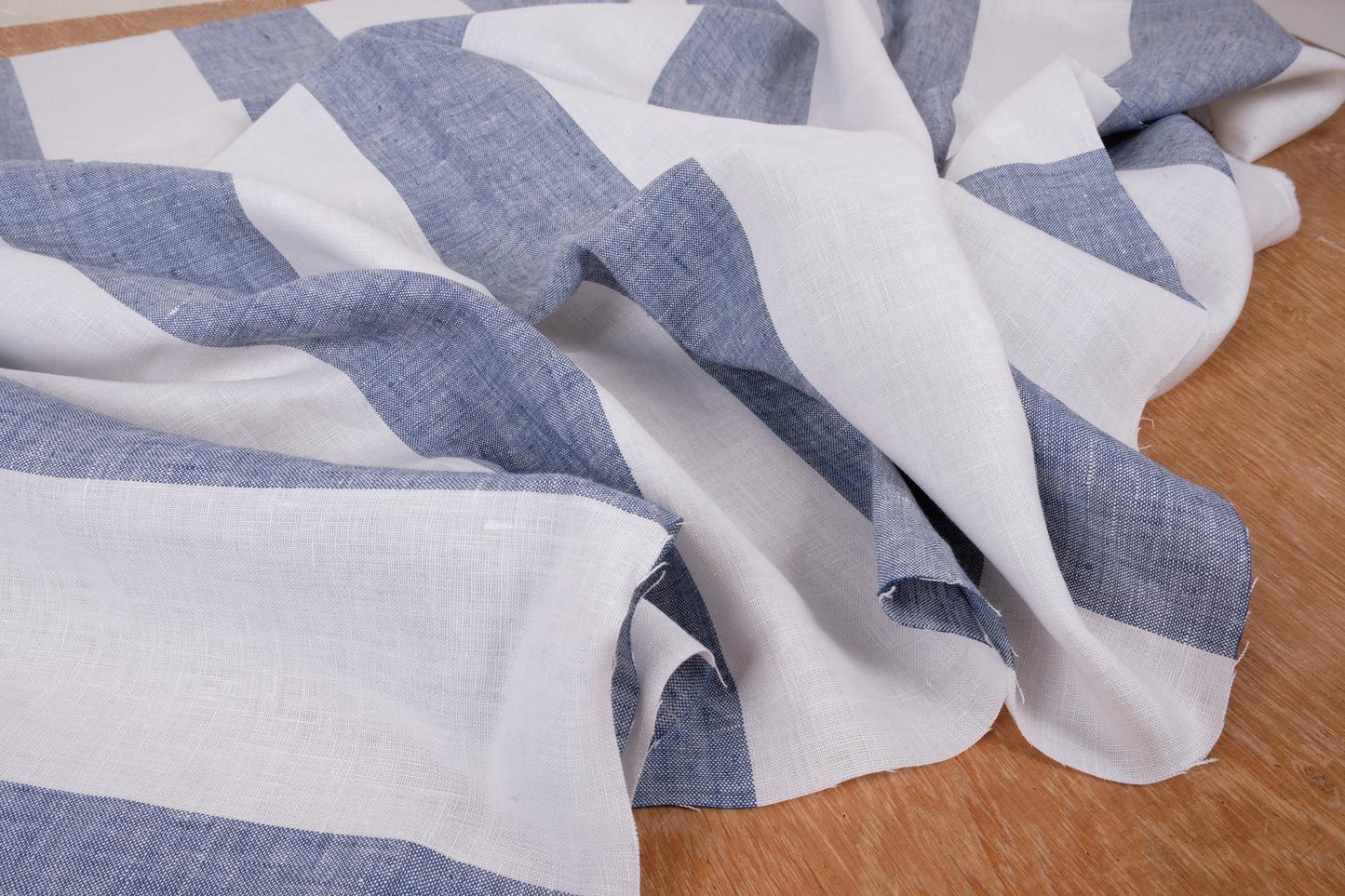 Maxi stripes - blue white - linen fabric - 121M