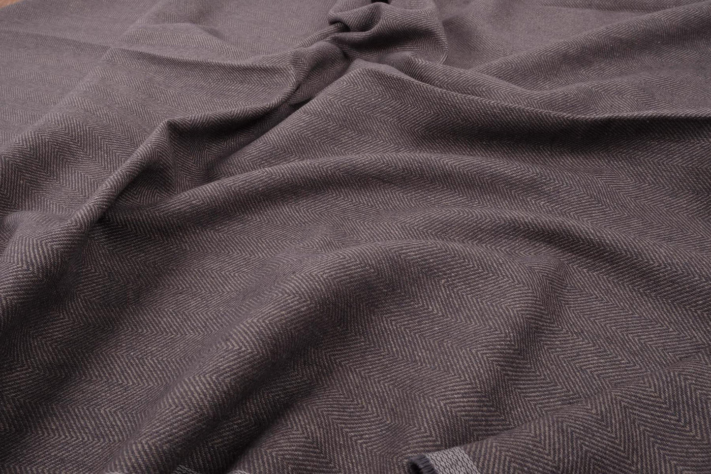 Broken twill- brownish grey -  linen fabric - 180R