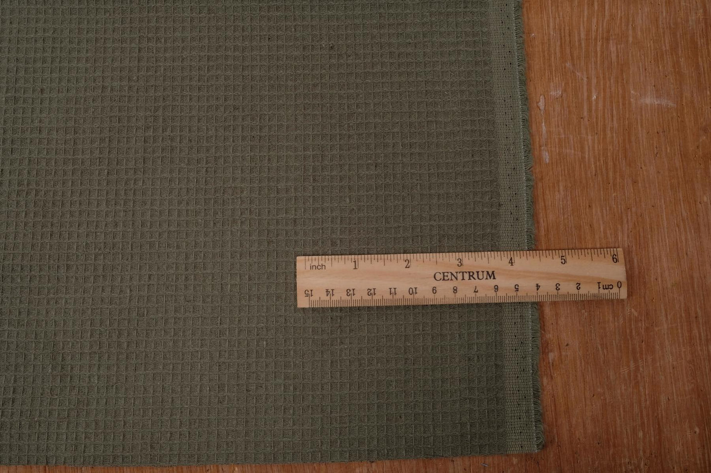 Waffle - muddy green - linen fabric - 121VA