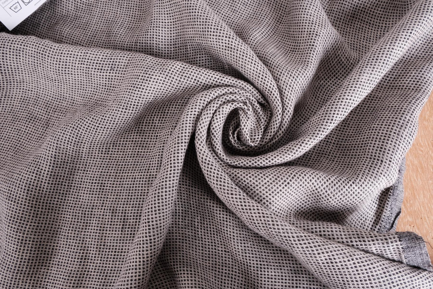 Black pin dot - double sided linen fabric - 816D