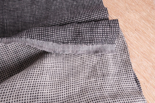 Black pin dot - double sided linen fabric - 816D