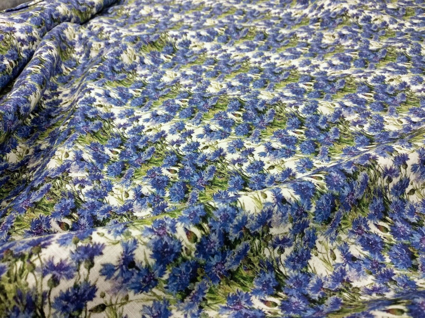 100% linen fabricwith cornflower print -  Medium weight  or heavy  -  for blouses dresses curtains scarves 059
