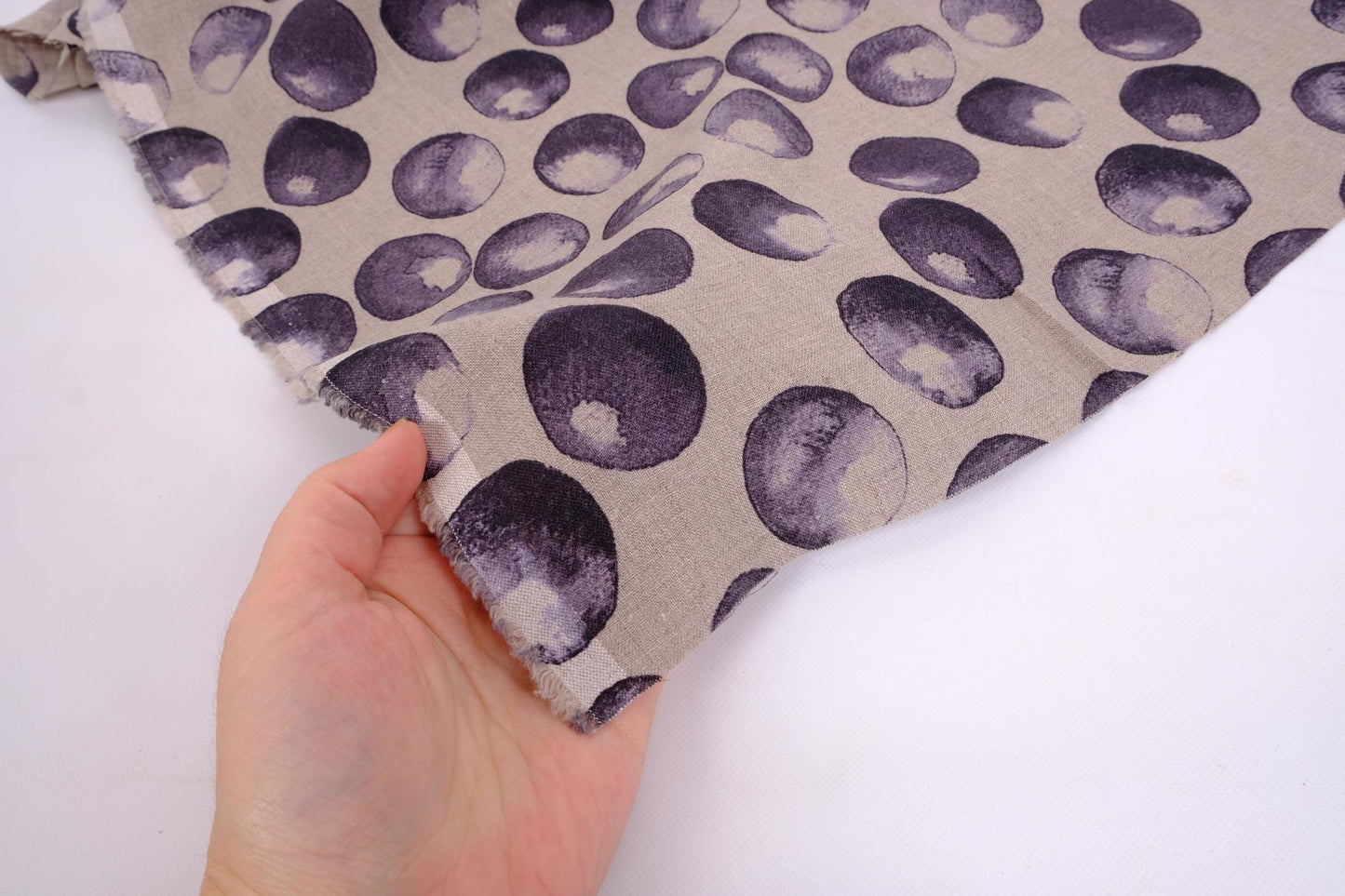 Large polka dot print on natur - linen fabric - 294P