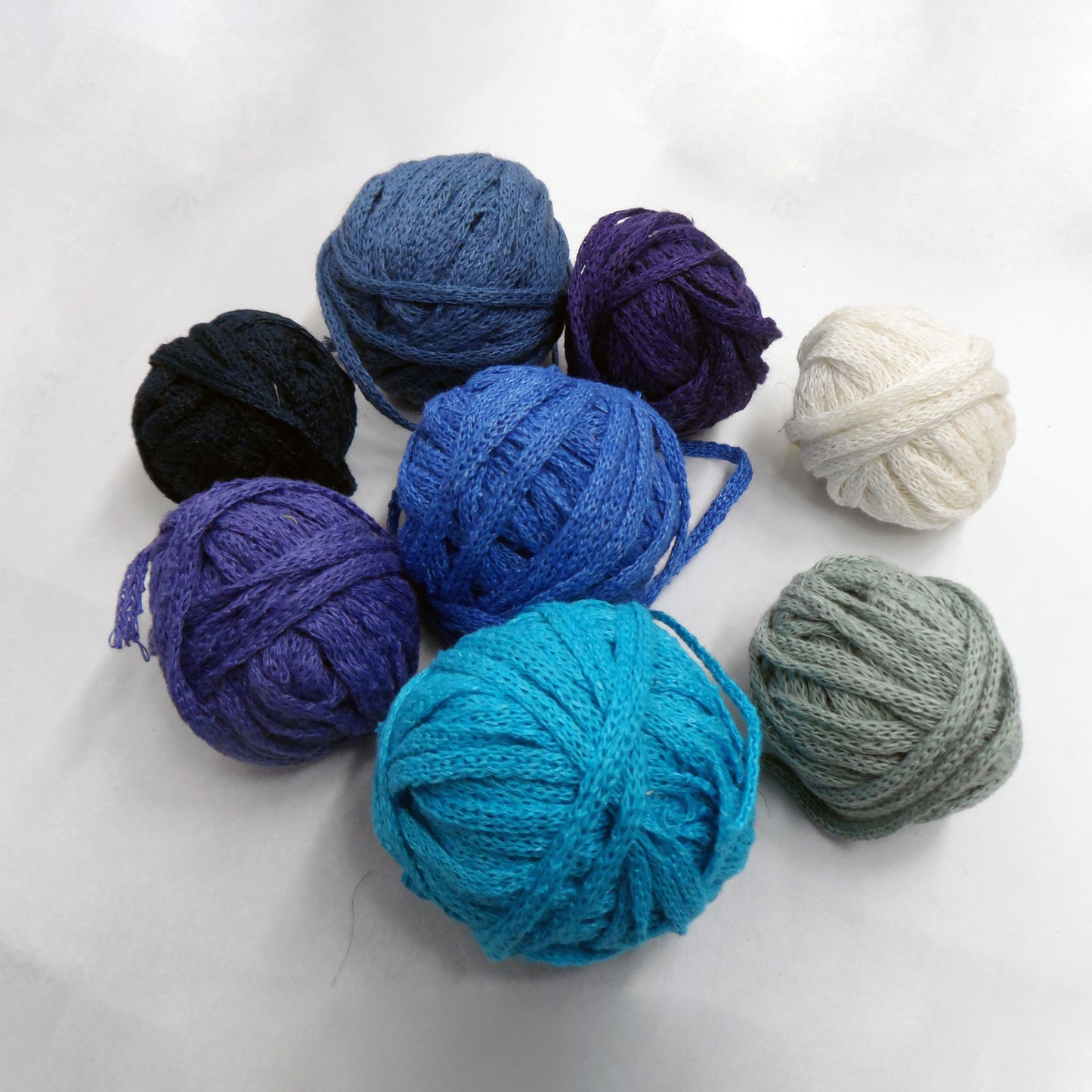Round linen trim  - 1980G