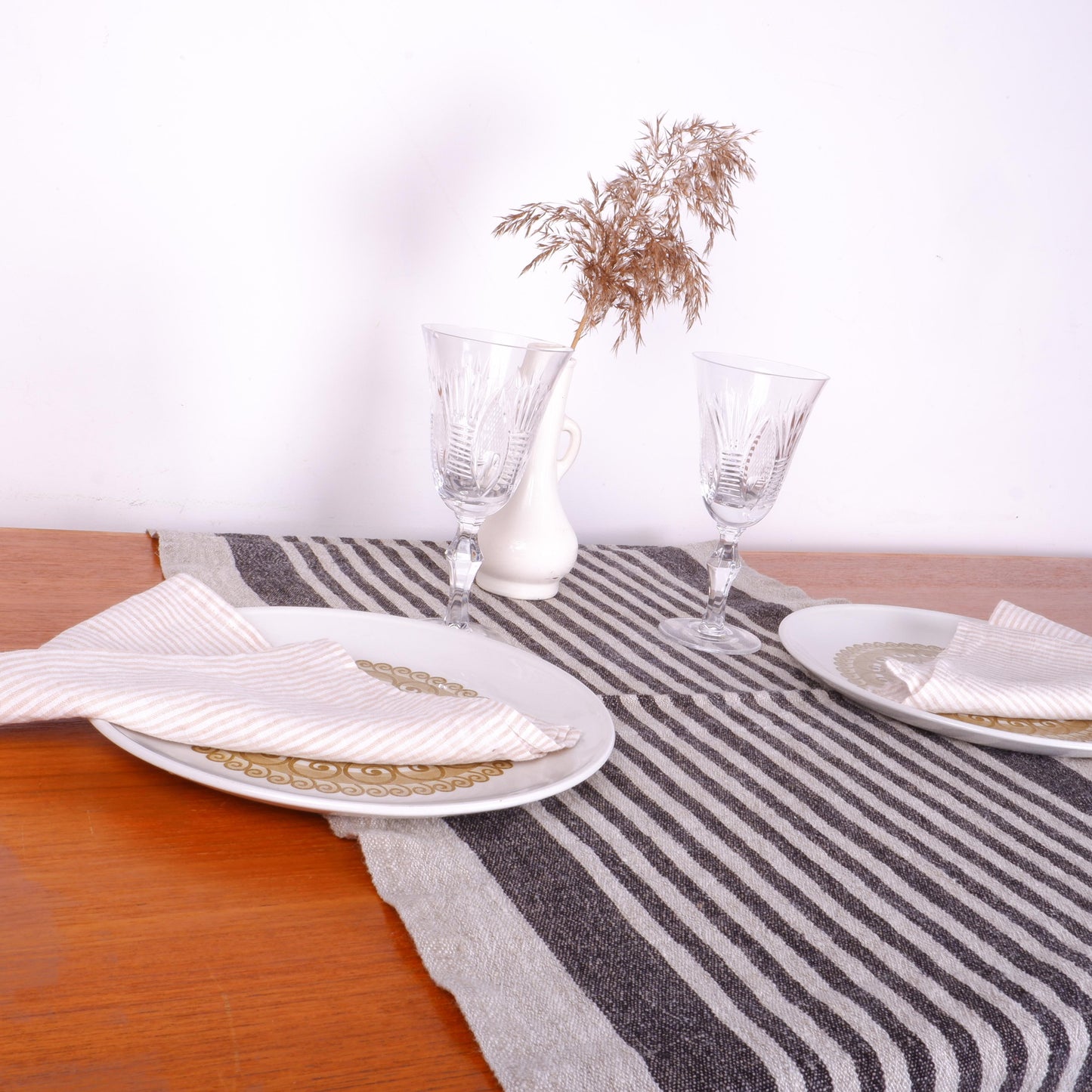 Black  - table runner - Provence -  washed