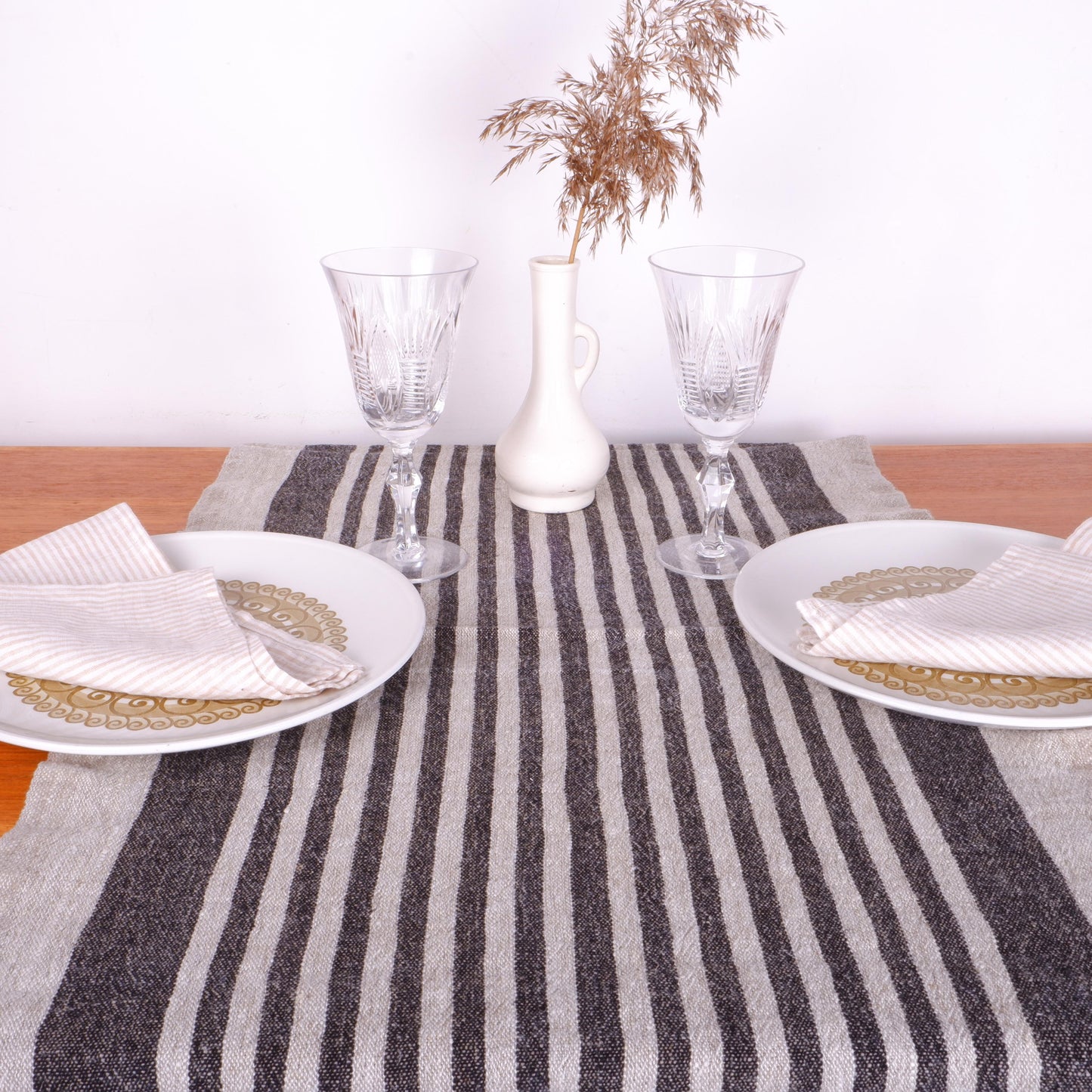 Black  - table runner - Provence -  washed