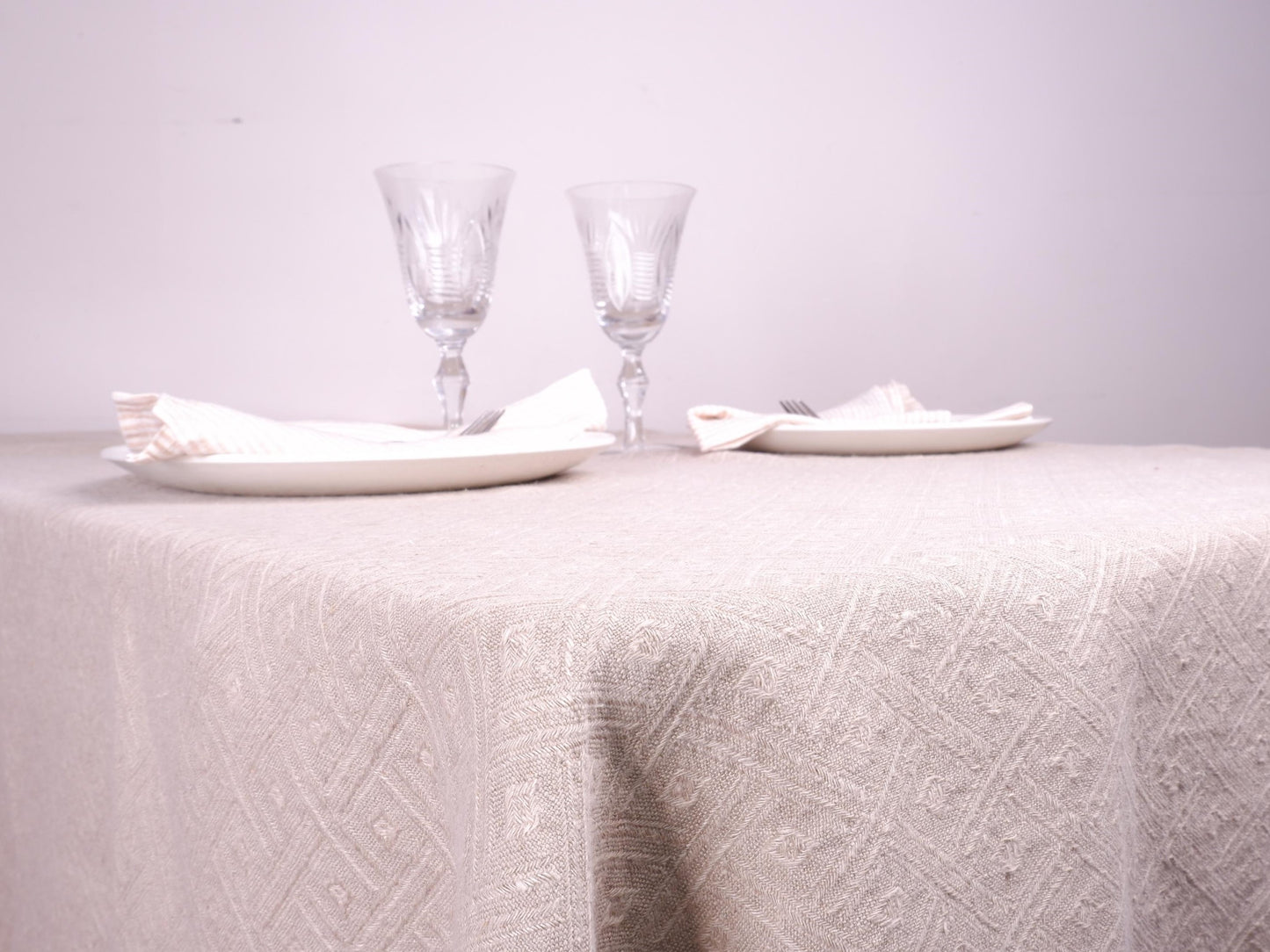 Natur - rhomb - linen tablecloth in jacquard weaving