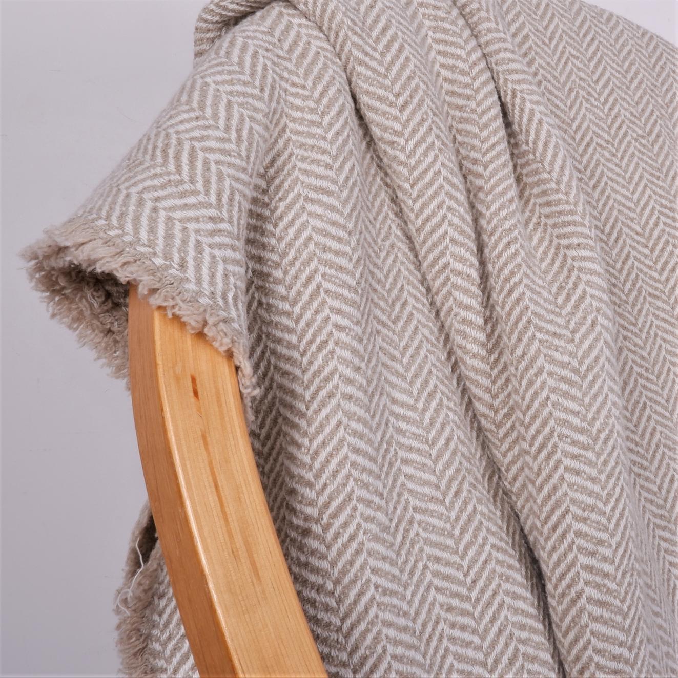 Natur and white linen blanket - in herringbone weaving
