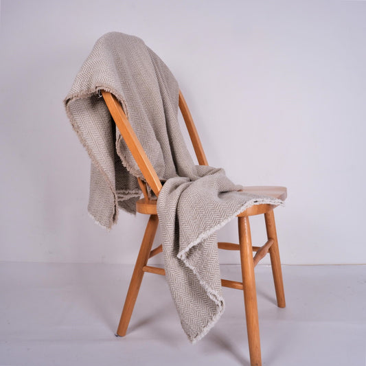 Natur and white linen blanket - in herringbone weaving
