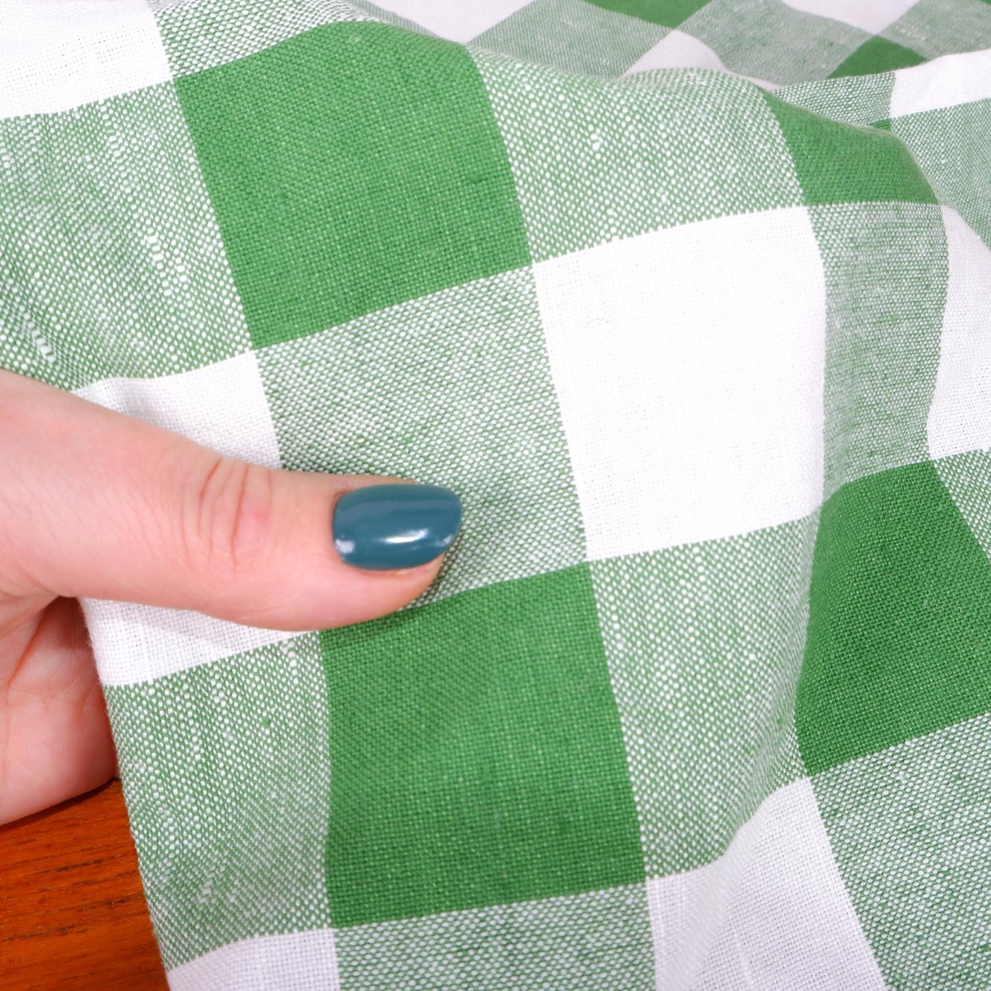 Classic - white green check - linen fabric - 127L