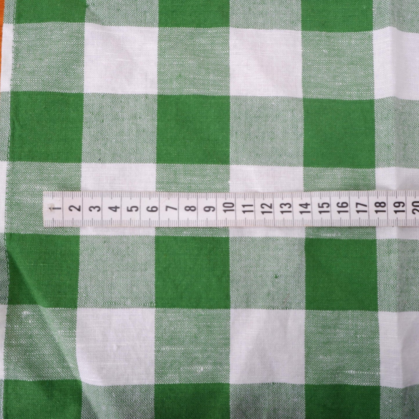 Classic - white green check - linen fabric - 127L