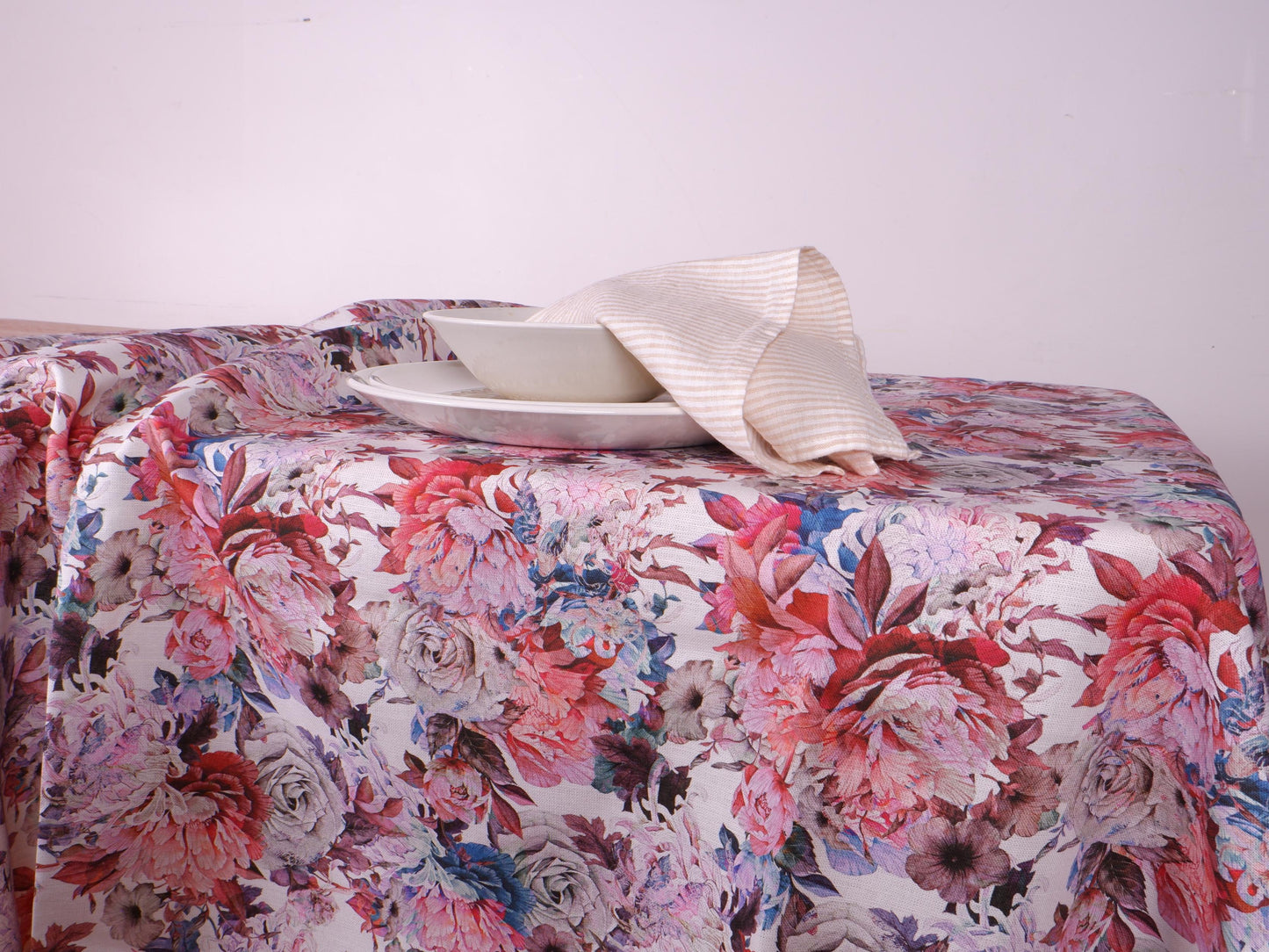 Floral tablecloth - Dahlias