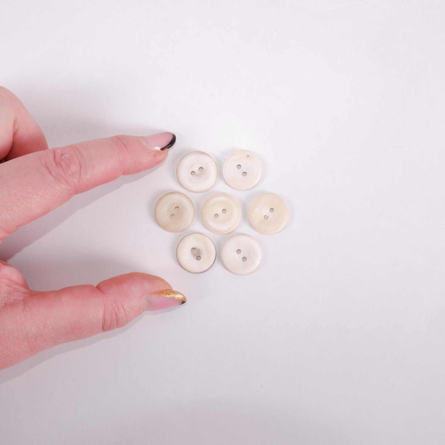 Horn buttons - size 18 mm -  2 holes