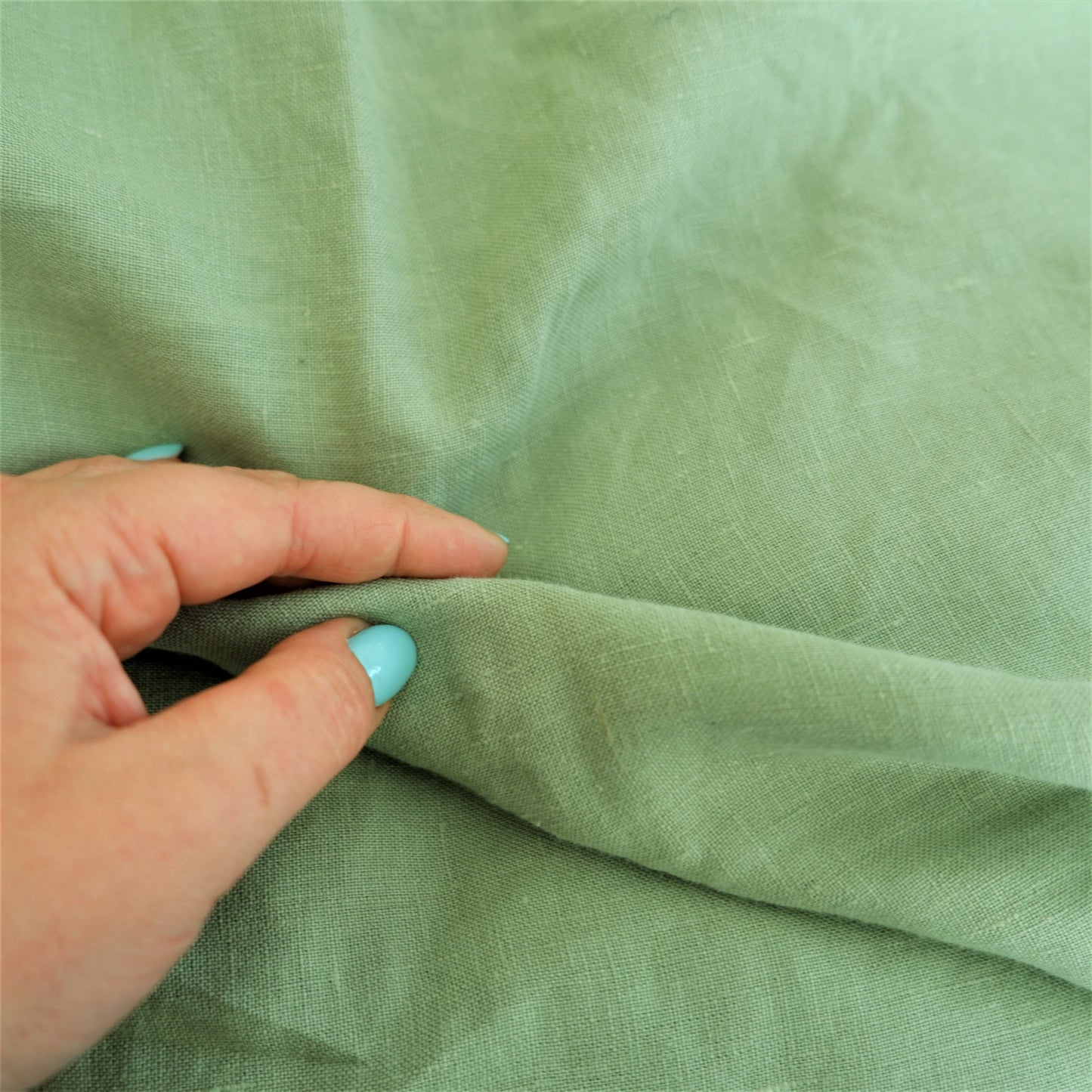 Pistachio green- linen fabric - 180g/² - 5879M